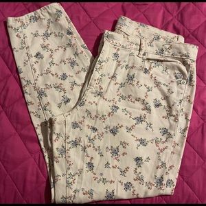 Gently loved floral LOFT brand ankle jeans